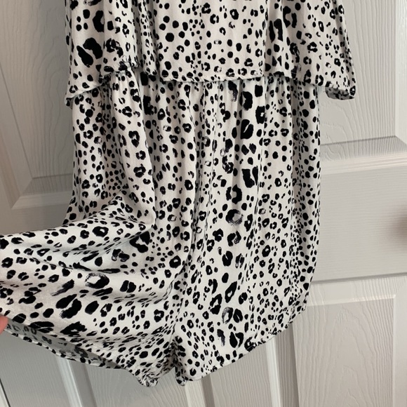 Animal print halter romper (shorts) - size L - Picture 5 of 8
